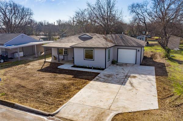 9017 Rowland Drive, White Settlement, TX 76108