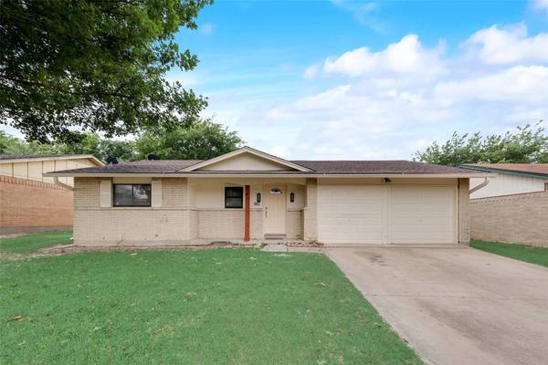 1209 Oak Creek Drive, Hutchins, TX 75141