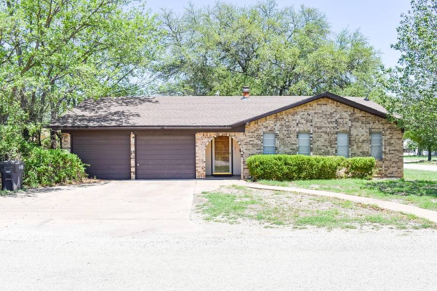 1211 S College, Brady, TX 76825