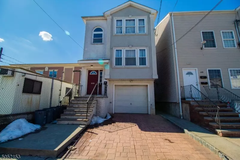 606 Fulton St, Elizabeth City, NJ 07206