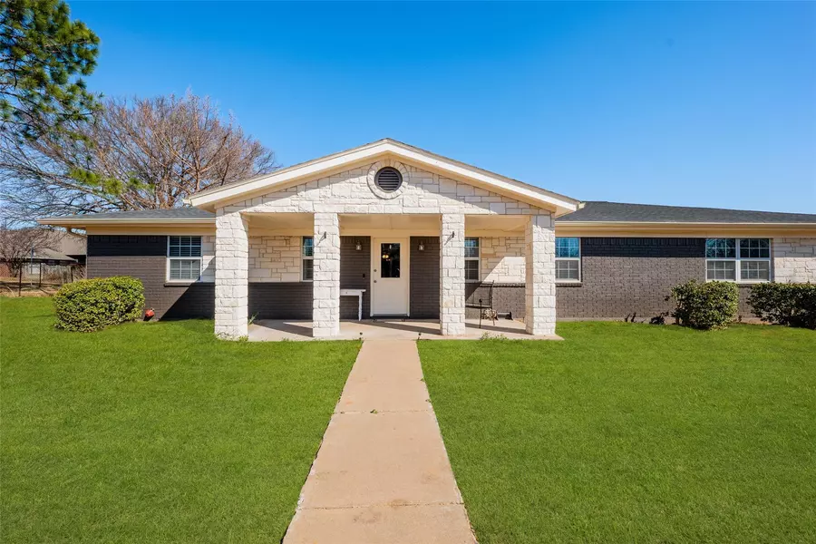 6920 Westover Drive, Granbury, TX 76049