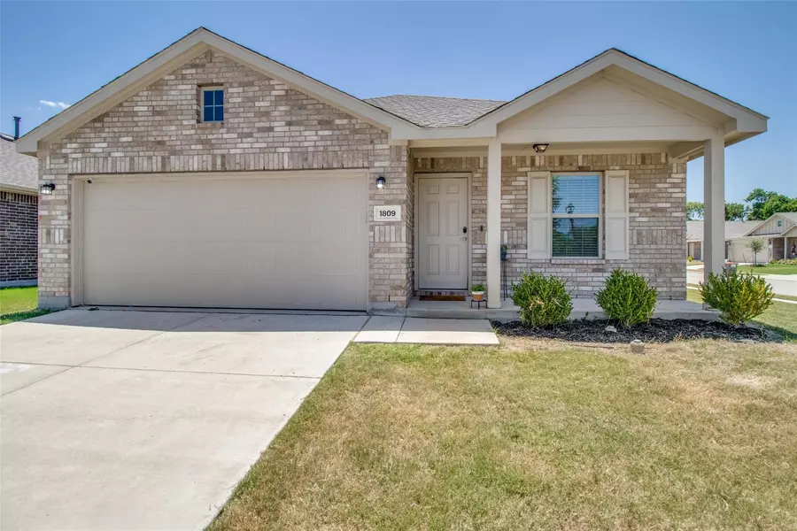 1809 Westfall Drive, Anna, TX 75409