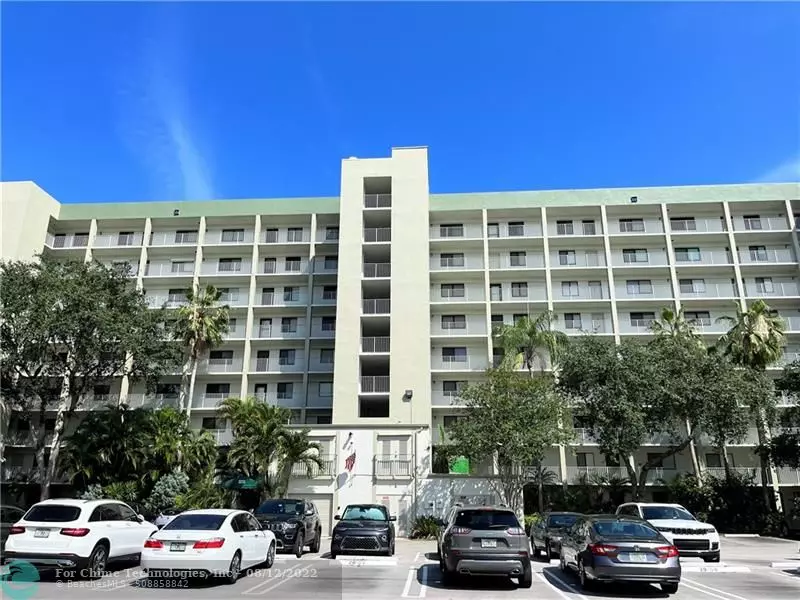 2232 N Cypress Bend Dr  #807, Pompano Beach, FL 33069