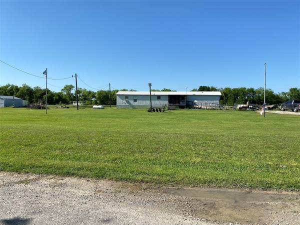 5580 County road 3735,  Wolfe City,  TX 75496