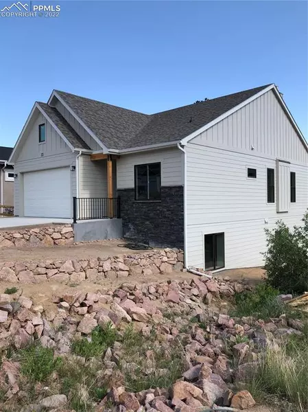 33 Mystic LN, Palmer Lake, CO 80133