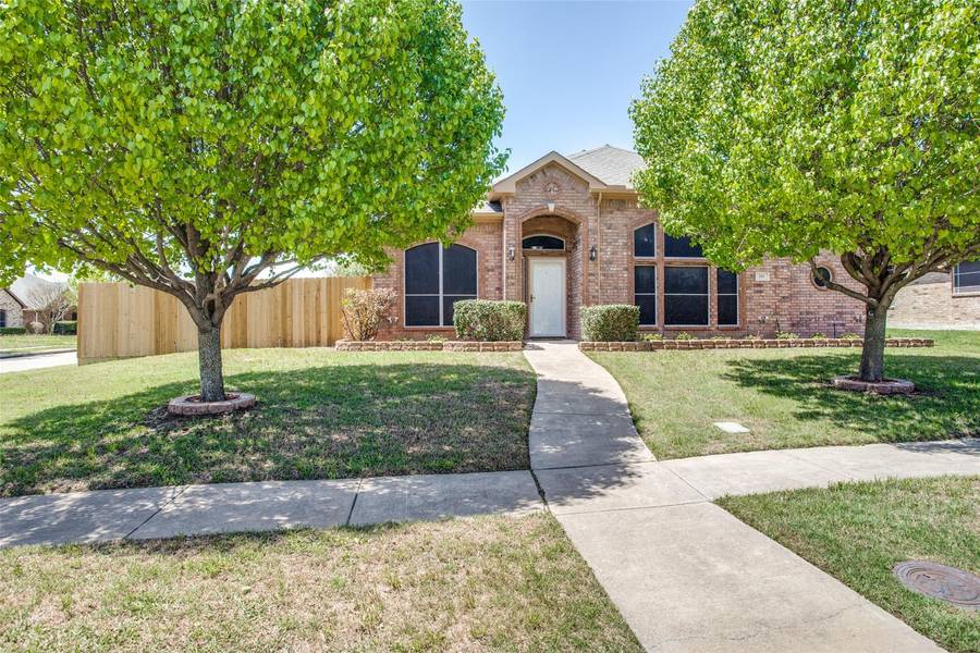 105 Norwood Lane, Lancaster, TX 75146