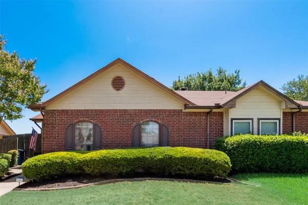 2902 Northrope Street, Euless, TX 76039