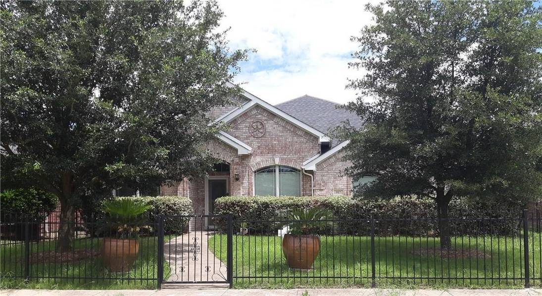 917 Norwood Lane, Lancaster, TX 75146