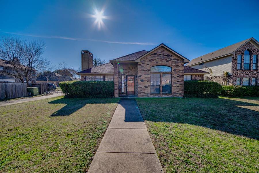 2310 Montclair Street, Lancaster, TX 75146