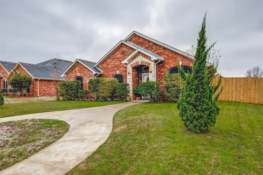 920 Trinity Drive, Lancaster, TX 75146