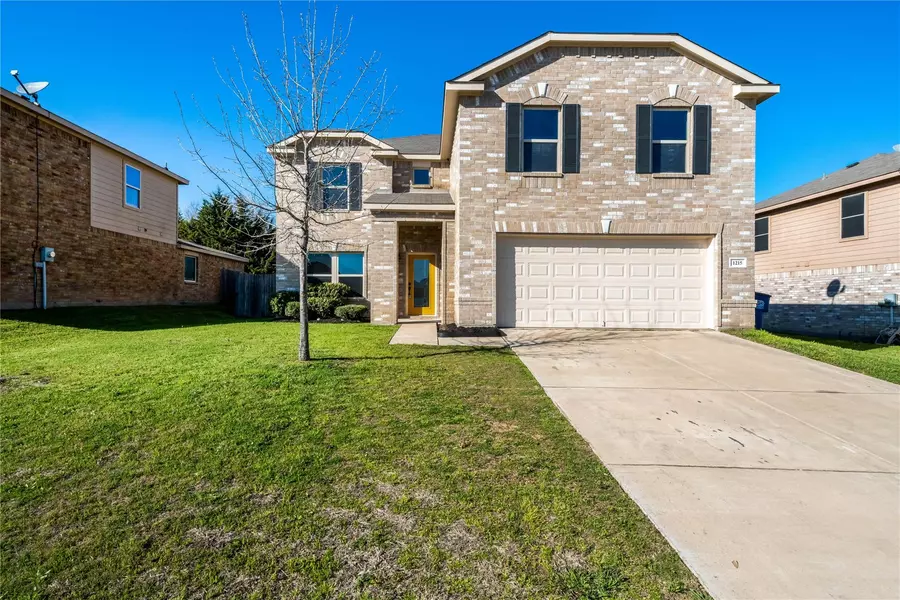 1215 Alhambra Drive, Lancaster, TX 75146