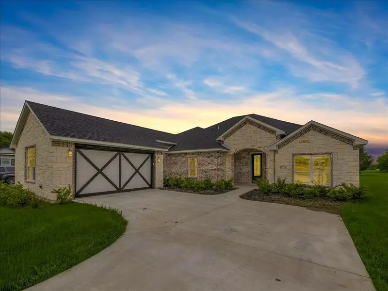 1518 Brookview Drive, Lancaster, TX 75146