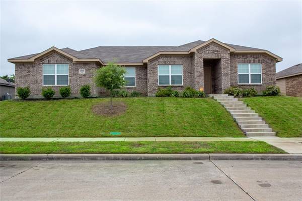 4010 Meadow Canyon Drive, Lancaster, TX 75146