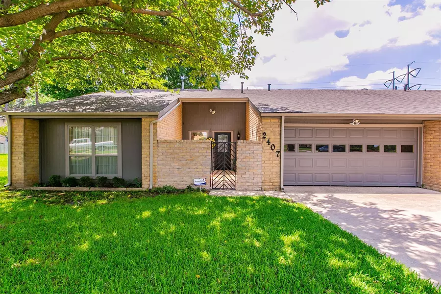 2407 N Carrier Parkway, Grand Prairie, TX 75050