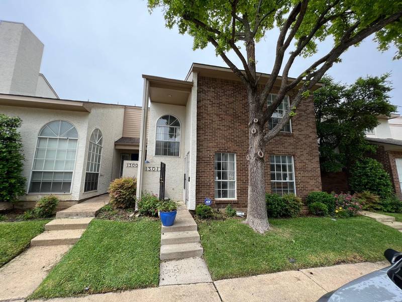 13015 Woodbend Lane, Dallas, TX 75243