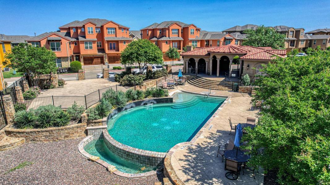 2640 Villa Di Lago #1, Grand Prairie, TX 75054