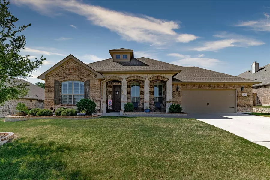 422 Canterbury Drive, Midlothian, TX 76065