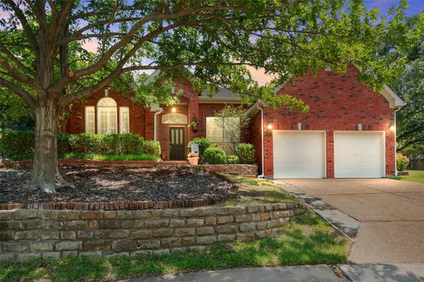 2705 Green Oak Court, Highland Village, TX 75077