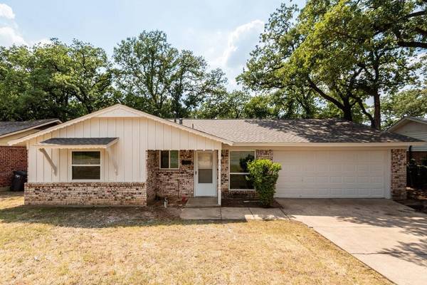 1804 Warren Lane, Fort Worth, TX 76112