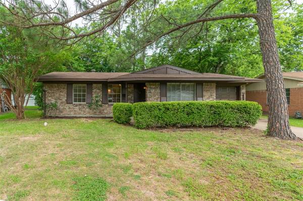 6518 Finch Drive,  Greenville,  TX 75402