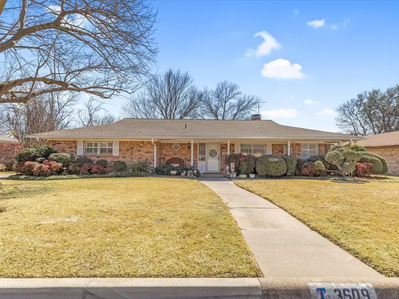 3609 Walton Avenue, Fort Worth, TX 76133