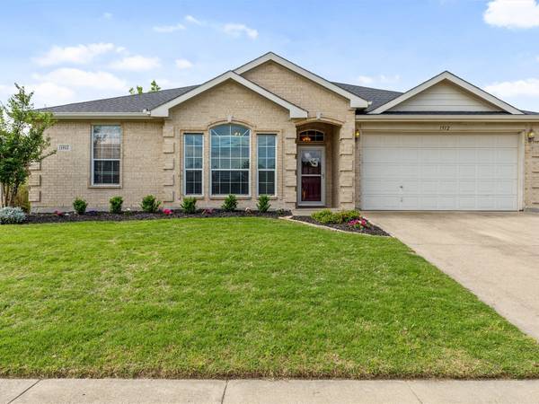 1512 Vernon Castle Avenue, Benbrook, TX 76126