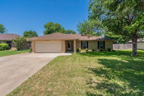 1813 High Ridge Road, Benbrook, TX 76126