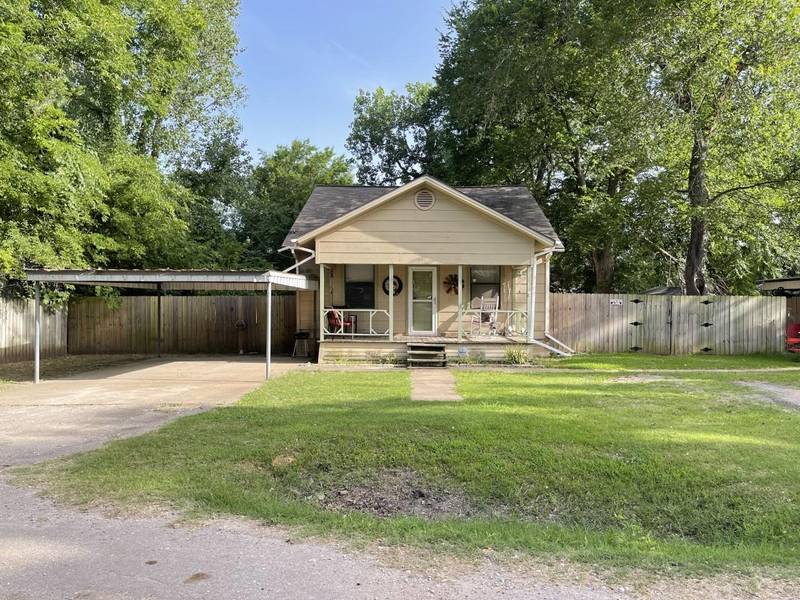 501 W Redwood Street, Campbell, TX 75422