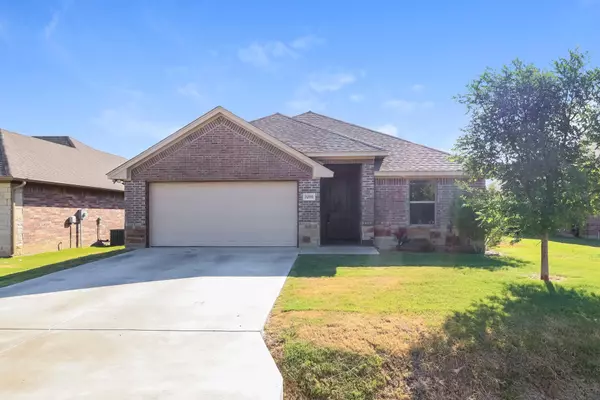 3205 Mccoy Lane, Granbury, TX 76049