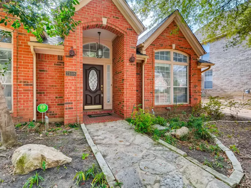 2108 Hunter Place Lane, Arlington, TX 76006