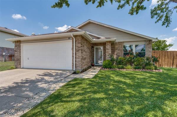 931 White Dove Drive, Arlington, TX 76017