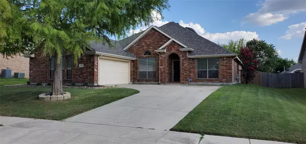 1104 Devonshire Drive, Glenn Heights, TX 75154