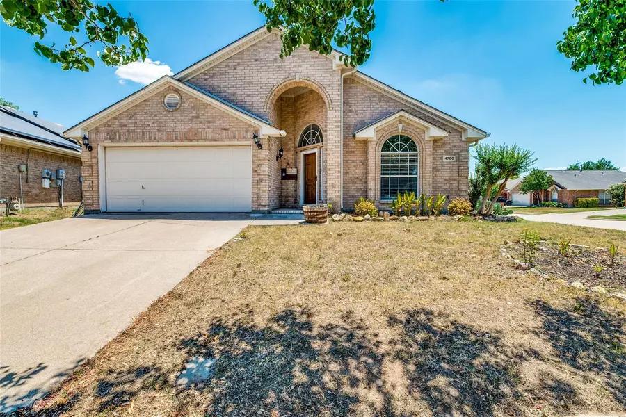 4700 Latrobe Trace Way, Fort Worth, TX 76244