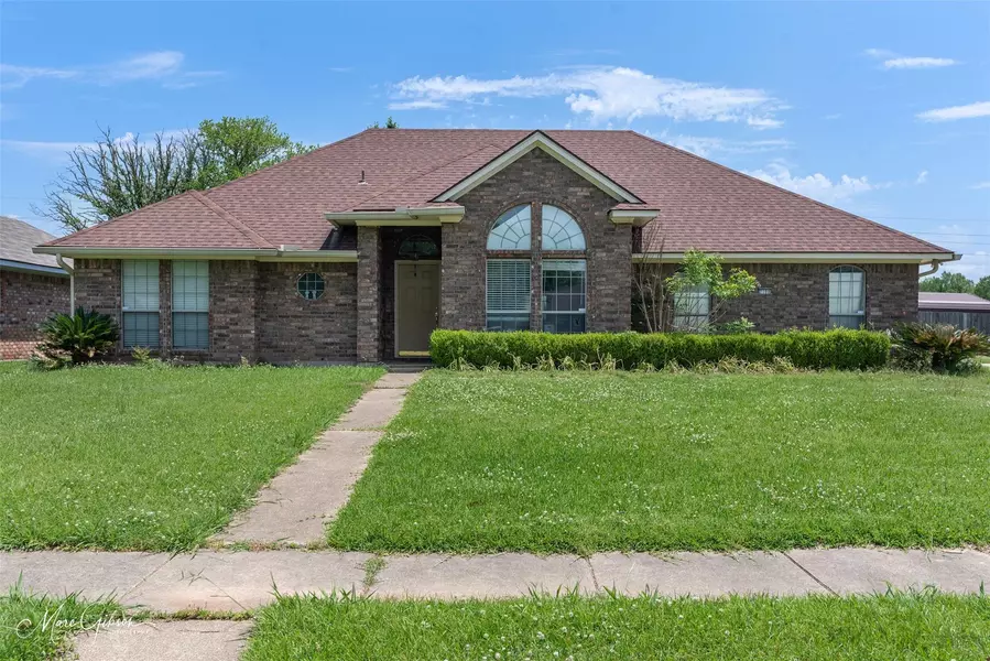 2100 Starling Drive, Bossier City, LA 71111