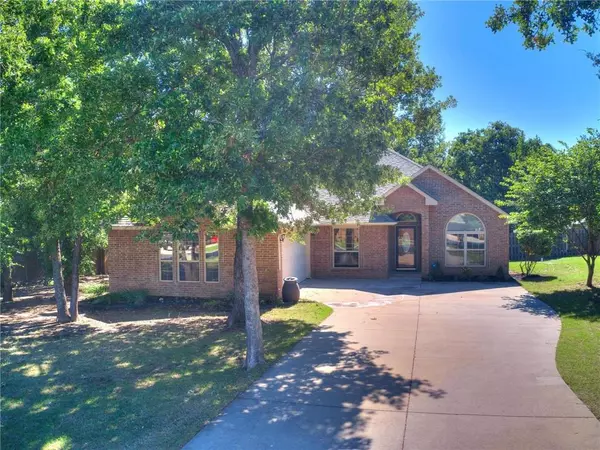 8730 Long Spur Trail, Edmond, OK 73034