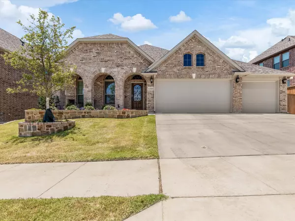 11801 Madrono Drive, Fort Worth, TX 76108