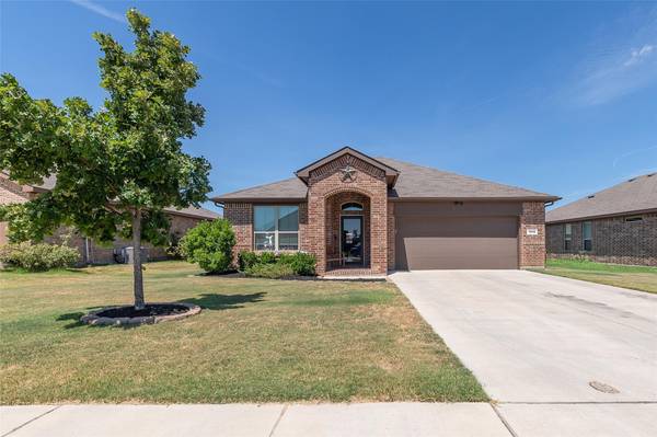 1818 Creekwood Drive, Cleburne, TX 76033