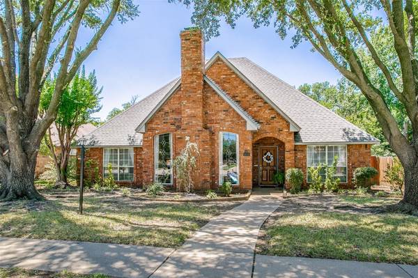 1914 Hidden Trail Drive, Lewisville, TX 75067