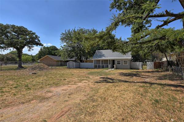 6201 Forest Acre Circle N,  Fort Worth,  TX 76140