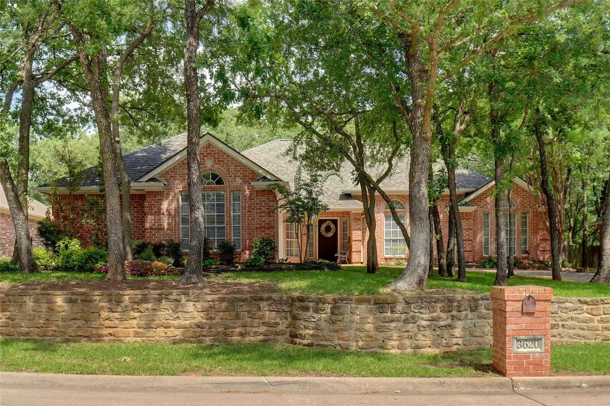 Hurst, TX 76054,3620 Chateaux Lane