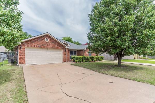 4668 Betts Drive, Grand Prairie, TX 75052