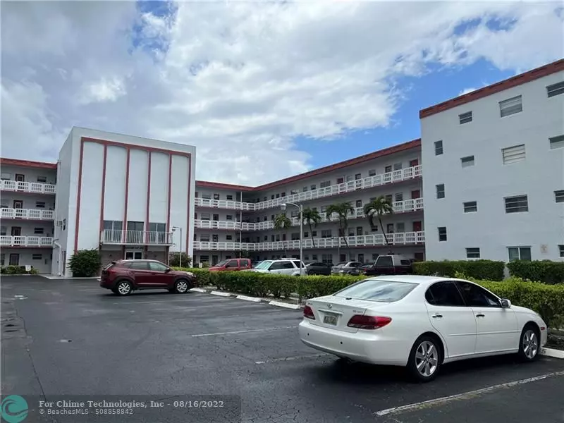 4000 NW 44th Ave  #409, Lauderdale Lakes, FL 33319