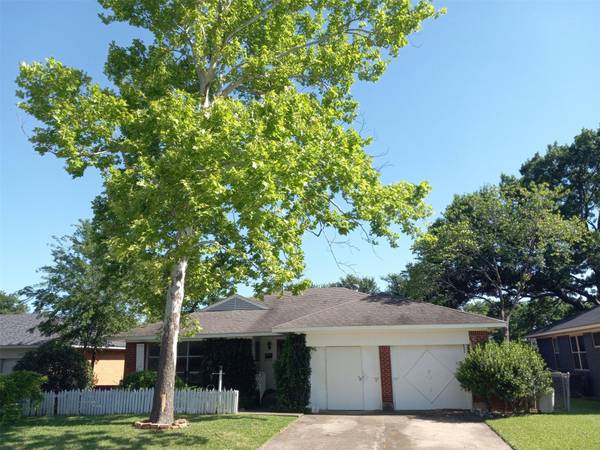 719 Dumont Drive, Richardson, TX 75080