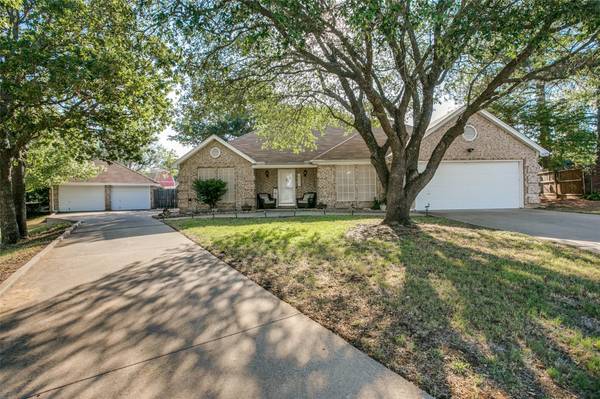 609 Rosewood Place, Joshua, TX 76058