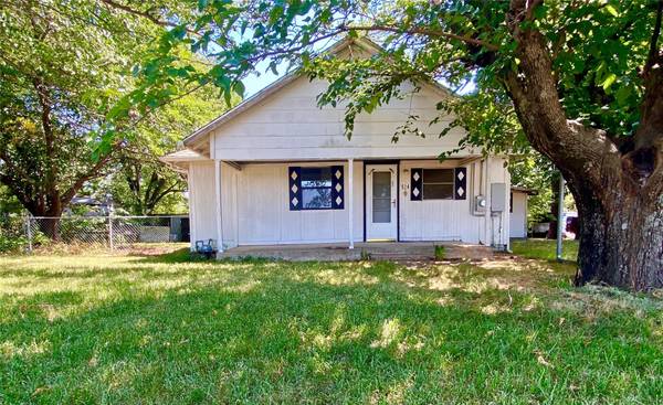 524 W Hughes Street, Collinsville, TX 76233