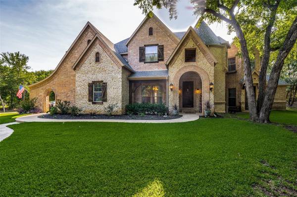 2764 S Lakeview Drive, Cedar Hill, TX 75104