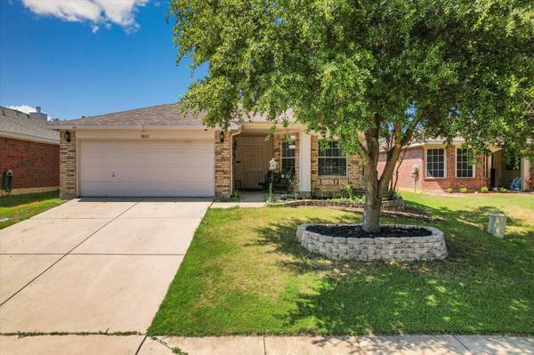 8820 Tumbleweed Drive, Cross Roads, TX 76227