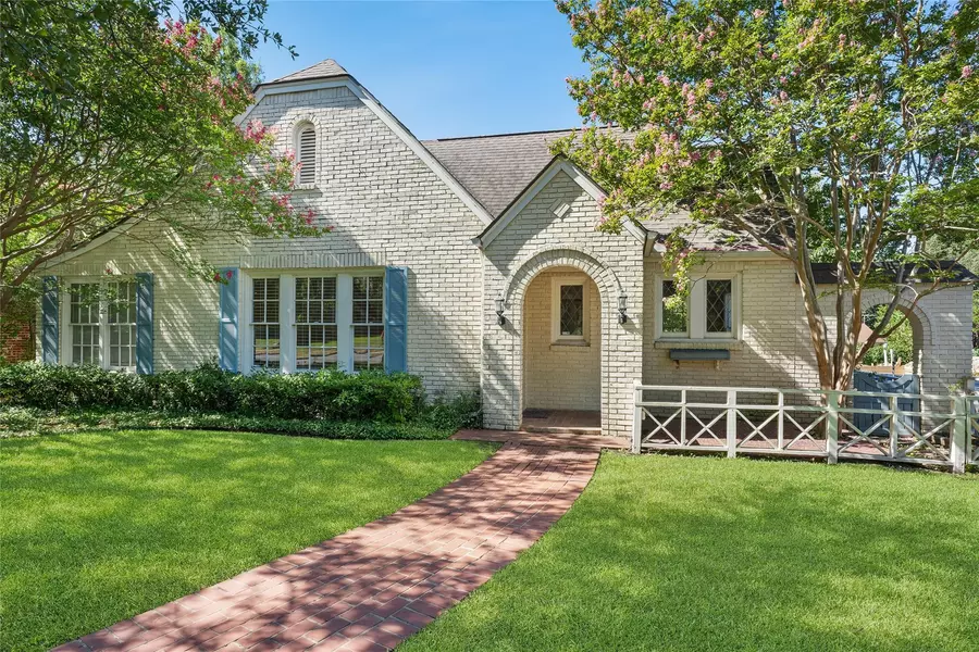 6850 Casa Loma Avenue, Dallas, TX 75214