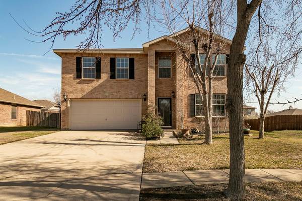 8419 Shining Waters Lane, Arlington, TX 76002