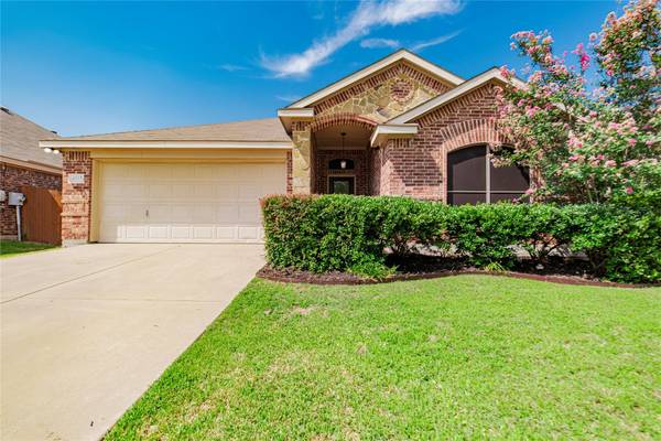 4015 Eric Drive, Heartland, TX 75126